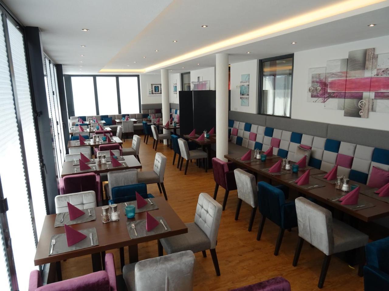 Hotel Restaurant Rosengarten Zell am Ziller Exterior photo